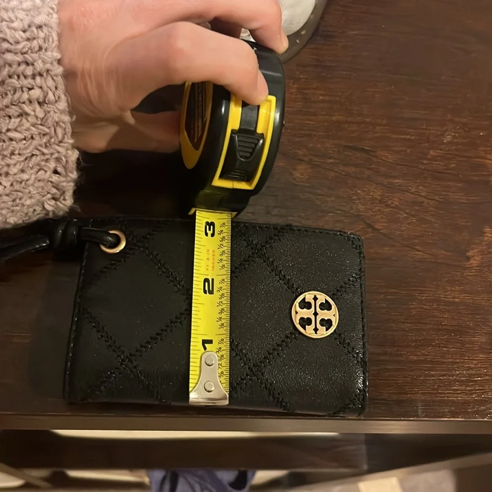 Tory Burch compact tory